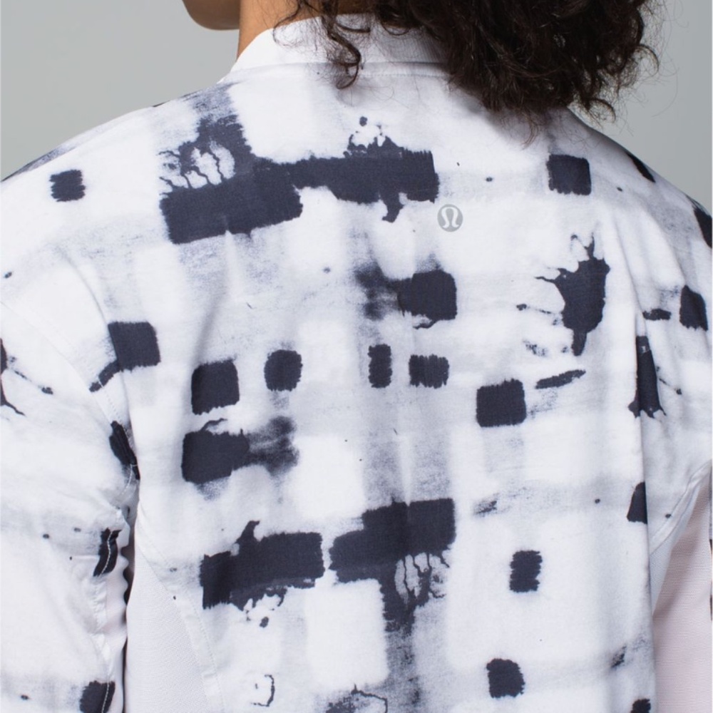 Lululemon Noir Jacket II - Picture 5 of 9
